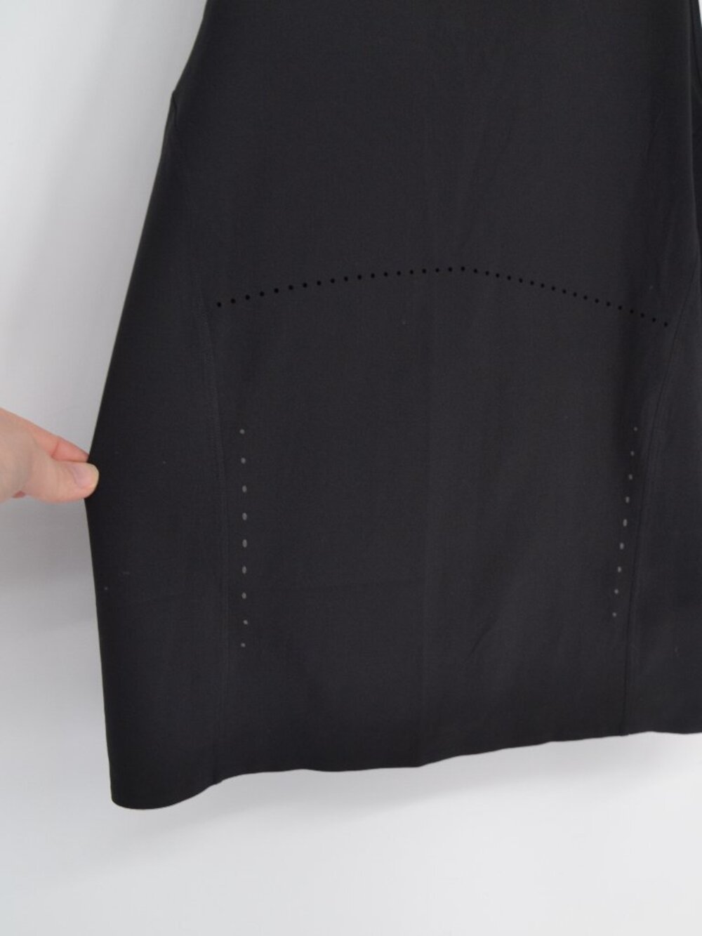 Lululemon Swift Ventilated Racerback Running Tank Top Black 6 - Picture 3 of 5